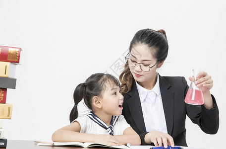 教师节化学老师女教师和学生背景