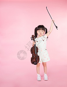 可爱女生拿着小提琴背景图片