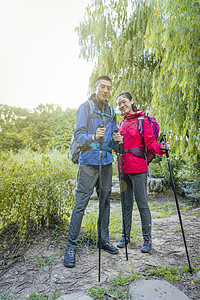 郊外徒步旅行高清图片