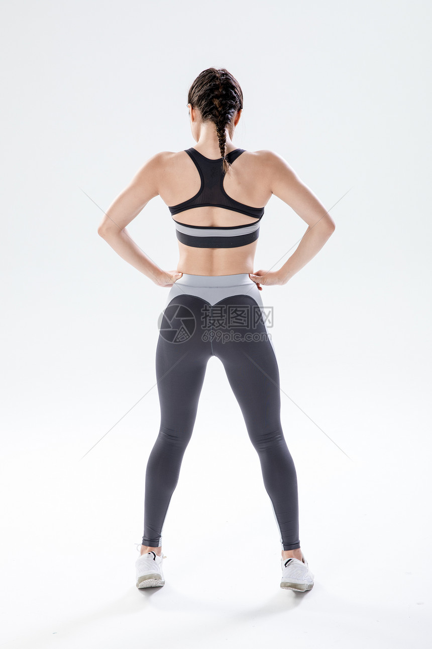 健身女性背影图片