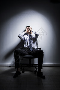 男性职场压力图片