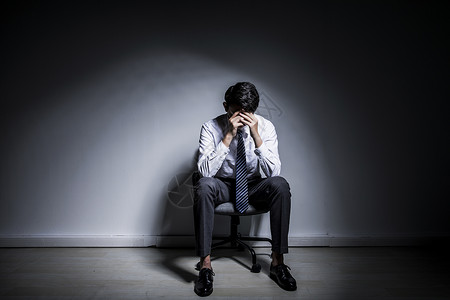 职场情绪管理男性职场压力背景