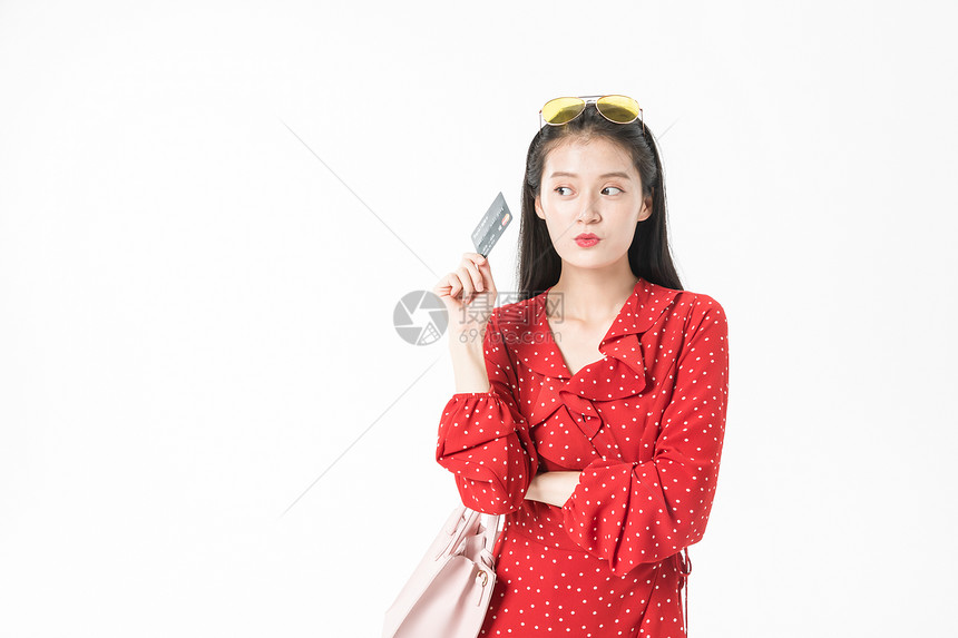 年轻美丽女性购物信用卡支付图片