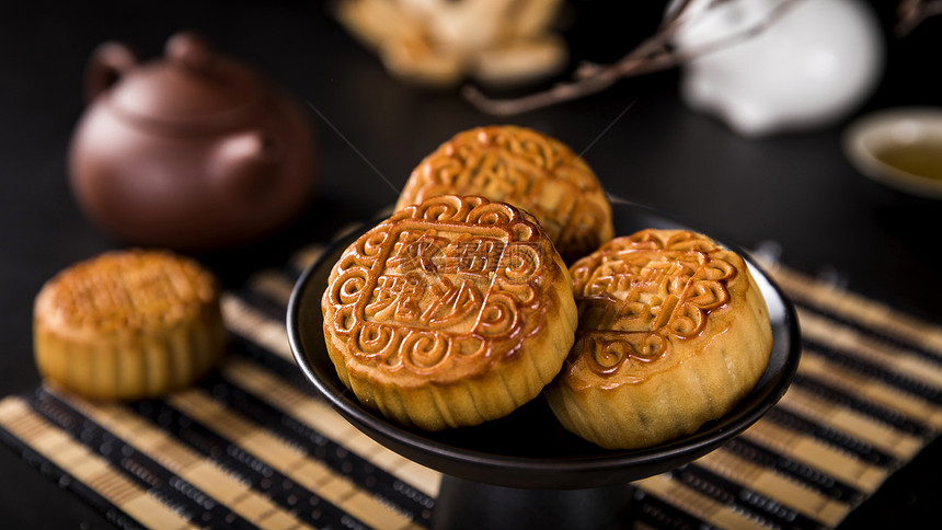 中秋节广式月饼图片