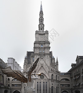 天使与欧洲教堂图片