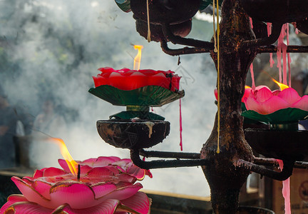 潭柘寺祈福莲花灯背景