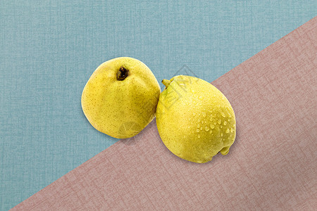梨子黄色梨带水珠的梨设计图片