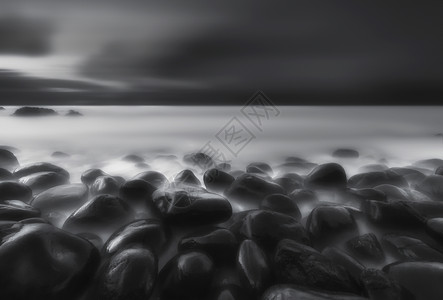 咖啡豆海滩海滩黑白照高清图片
