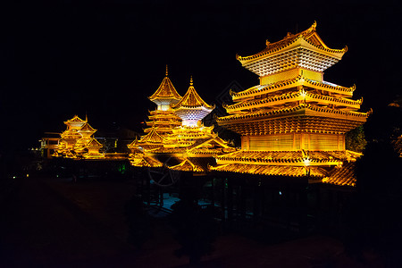 贵州黔东南苗族侗族自治州肇兴侗寨夜景图片