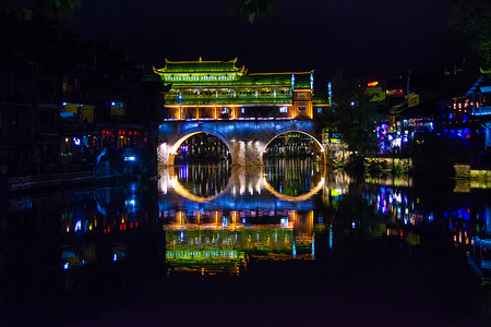 湖南湘西土家族苗族自治州凤凰古城夜景背景图片