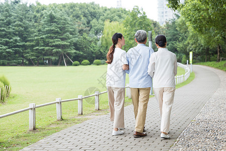 全民健康享受美好生活幸福一家人公园散步背景