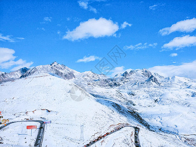 甘孜蓝冬日雪霁的川西折多山背景