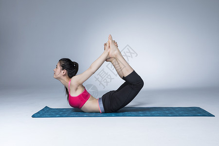 瑜伽健身女性背景图片