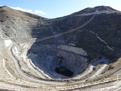 大美山水素材大美新疆三号矿坑曾为国家作出巨大贡献背景