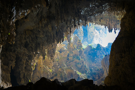 巴马旅游广西巴马县百魔洞背景