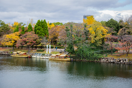 河景洋房日本大阪城秋景背景