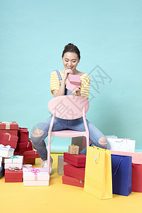 女性购物礼物图片