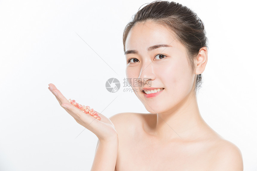 美妆女性护肤与石榴图片
