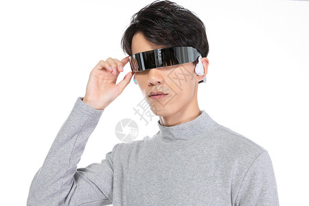 AI+网络教育戴科技眼镜男性形象背景