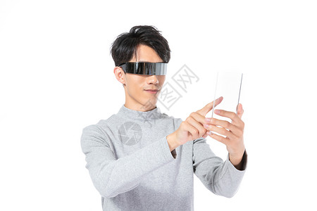全息手机戴科技眼镜的男人背景