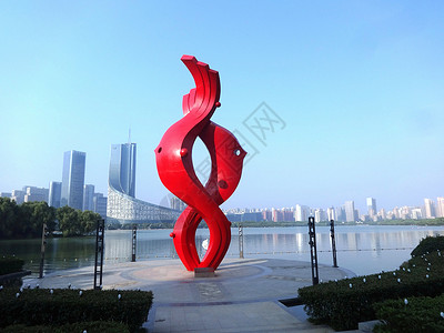 安徽合肥休闲游玩景点鱼水情城市雕塑背景图片
