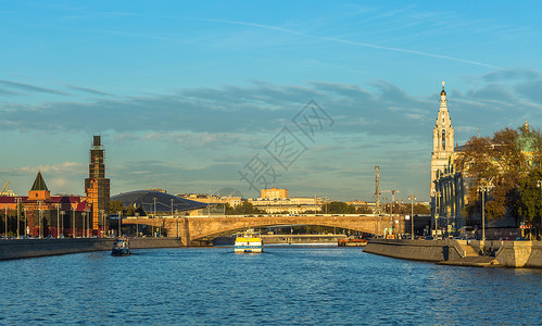 横渡莫斯科河莫斯科河上的建筑风光背景