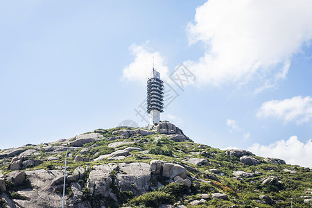 山上高压电塔高清图片