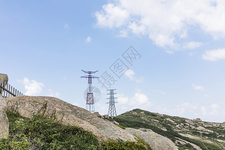 山上高压电塔高清图片