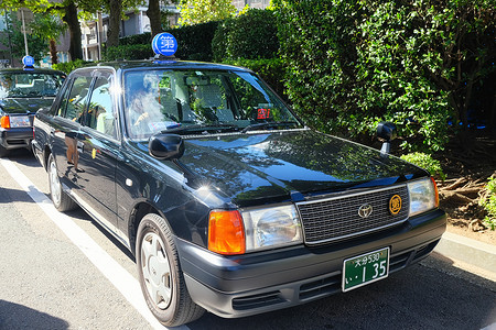 日本大分县街头的出租车背景