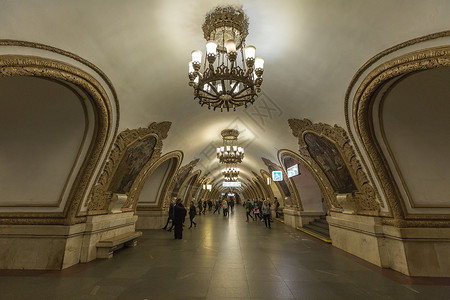 莫斯科富有艺术气息的地铁站共青团员站图片