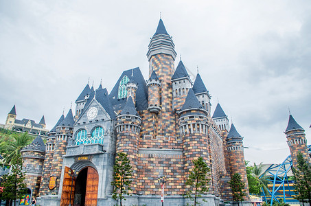 芽庄珍珠岛城堡广场背景图片