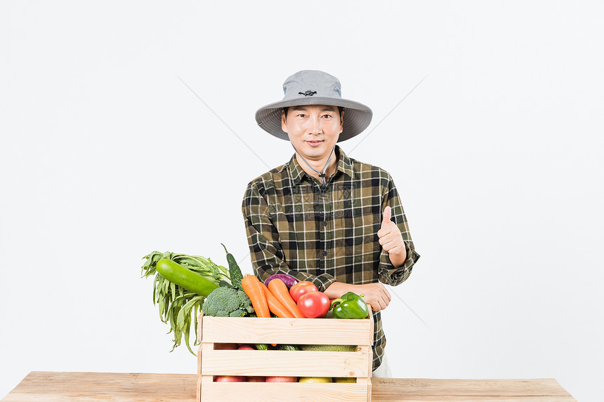 农民新鲜蔬菜展示图片