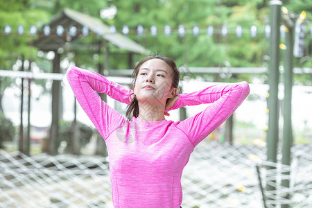 女生运动晨练图片