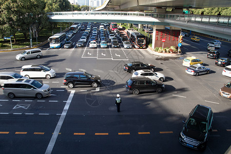 汽车交通十字路口高清图片素材