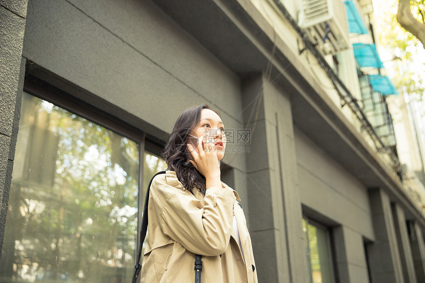 女性生活手机通话图片