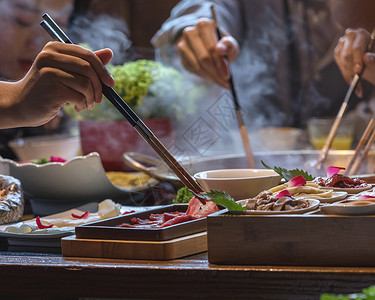 人们吃饭火锅美食青年聚会背景