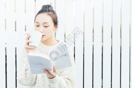 女性生活阅读图片