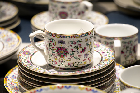 传统手工花纹茶杯瓷器背景