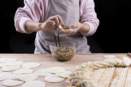 包饺子图片