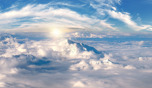 云端从飞机上看到的日落高清图片