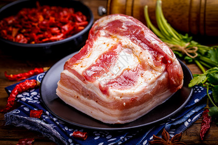 腌制五花肉传统腌制的高清图片