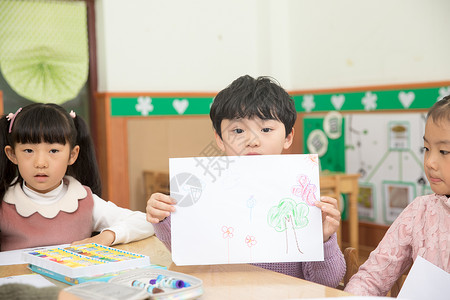 幼儿园儿童画画图片