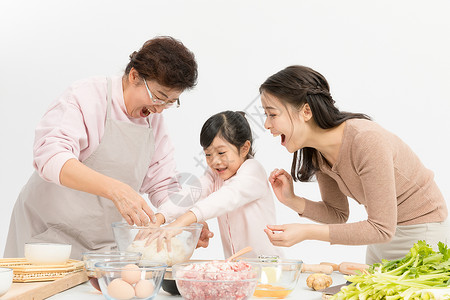 一家人和面包饺子背景图片