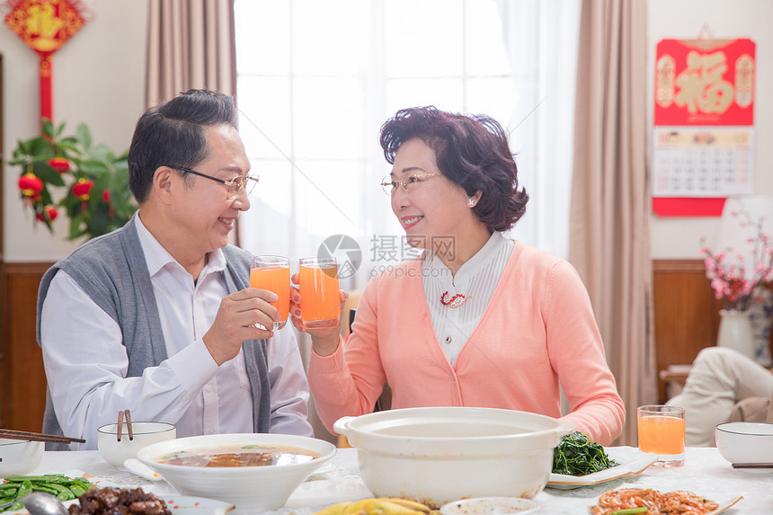 爷爷奶奶节日庆祝图片