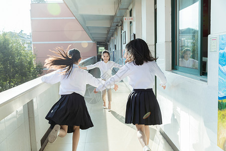 开心跳起学生欢乐互动背景