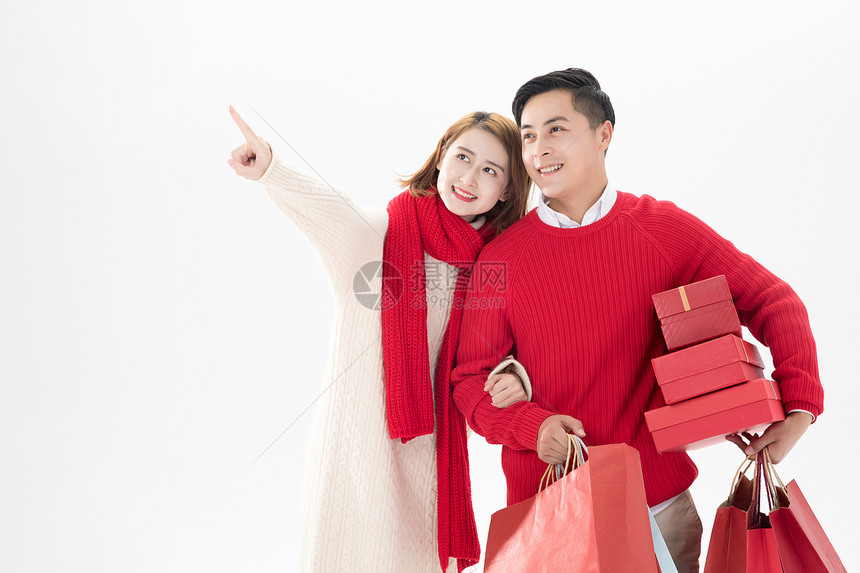 新年情侣逛街购物图片