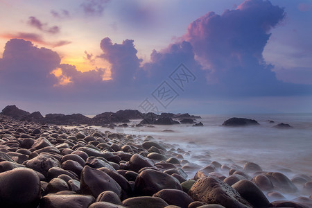 广东汕尾海边鹅卵石背景