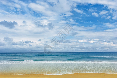 蓝色的海洋蓝天沙滩海岸背景