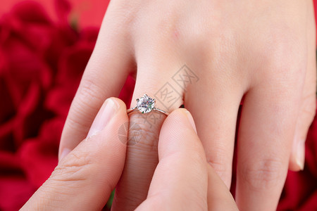 结婚戴戒指图片