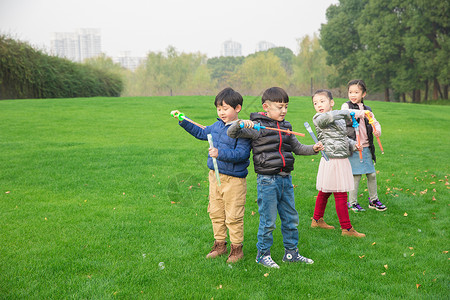 射箭儿童儿童公园玩耍吹泡泡背景